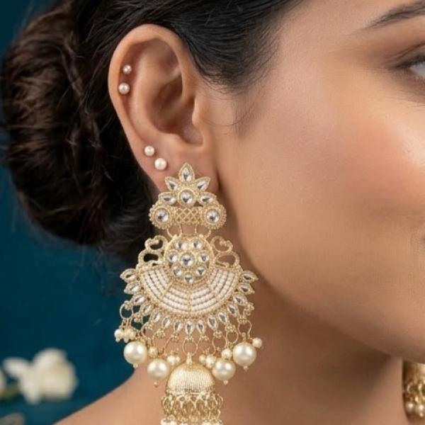 এলিগ্যান্ট গোল্ড-প্লেটেড পার্ল ঝুমকা কানের দুল – ট্র্যাডিশনাল ব্রাইডাল জুয়েলারি